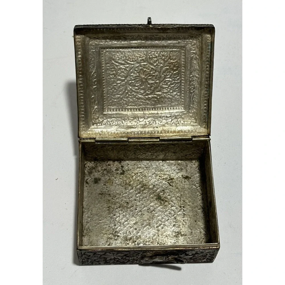 Vintagemetal Trinket Jewelry Make Up Box 3